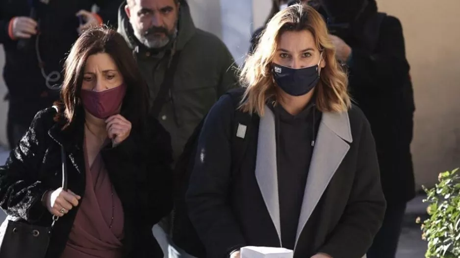 Η Σοφία Μπεκατώρου καταθέτει για τη σεξουαλική της κακοποίηση