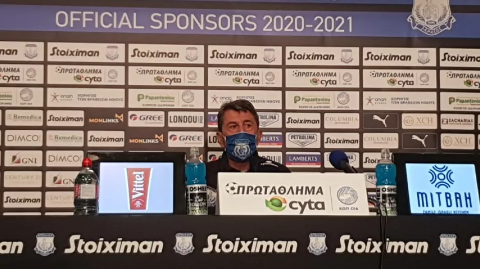 "Αναλαμβάνω την ευθύνη για το 1ο ημίχρονο/Αν τον πιστεύετε μια εσείς, εγώ... δέκα"