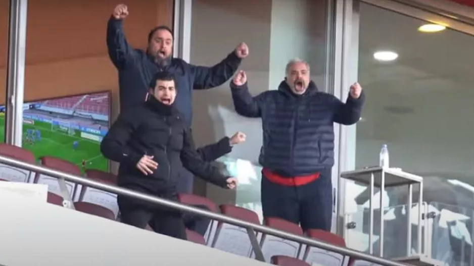 Η παρακάμερα του Ολυμπιακού και οι έξαλλοι πανηγυρισμοί του Μαρινάκη