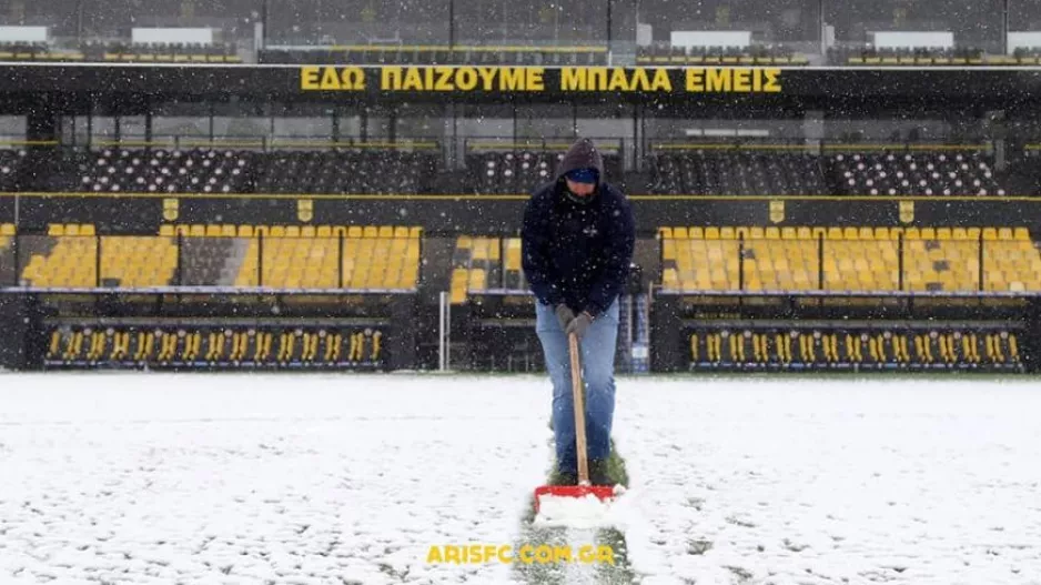 Εργασίες καθαρισμού του «Βικελίδης» από το χιόνι (φώτος)