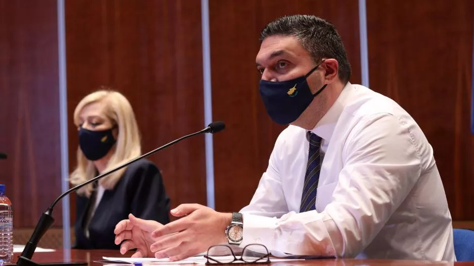 Έξι νέα σχέδια για επιχειρήσεις, δόσεις δανείων & αναστολή ενοικίων
