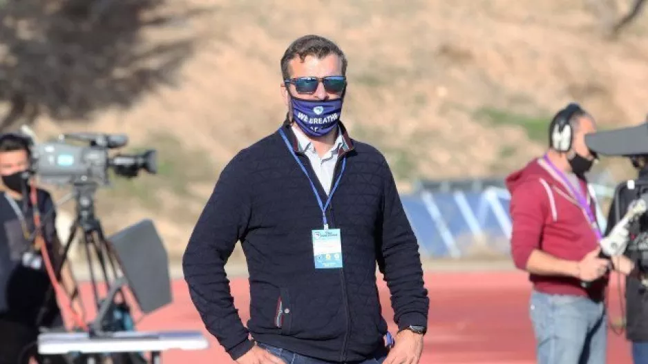 Ο Γκογκνίτζε...