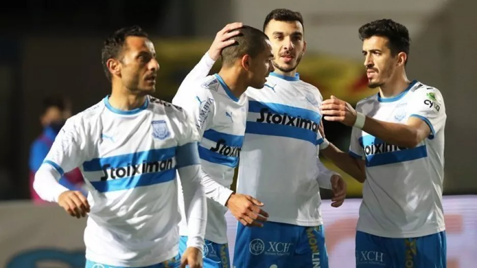 Βάφτηκε γαλάζια η κορυφή! 