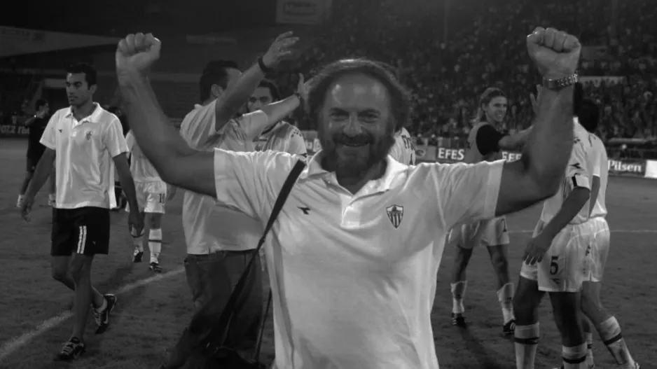 Το "αντίο" της Ανόρθωσης: "Καλό Παράδεισο, γιατρέ μας"