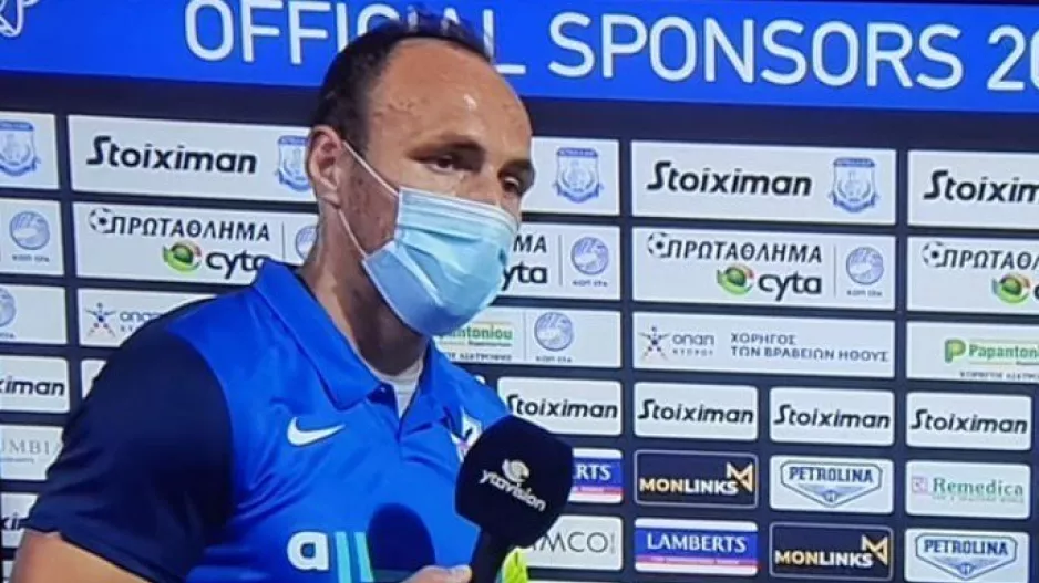 ΣΙΦΟ: "Διαφωνώ με το πέναλτι/Δεν θα μπορούσαν να είναι αλλού τα χέρια"