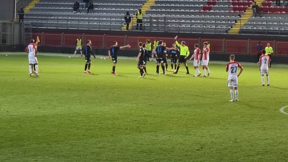 Κόκκινη στον Βασιλείου μέσω VAR/on-field review