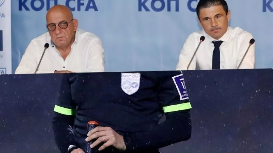 Μίλησε με τους διαιτητές ο Κούμας - "Με το VAR κρίνεται και η προσωπικότητα σας" 