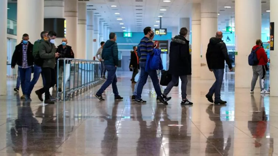 Υποχρέωση αρνητικού τεστ COVID-19 για ταξίδια σε Αγγλία και Σκωτία