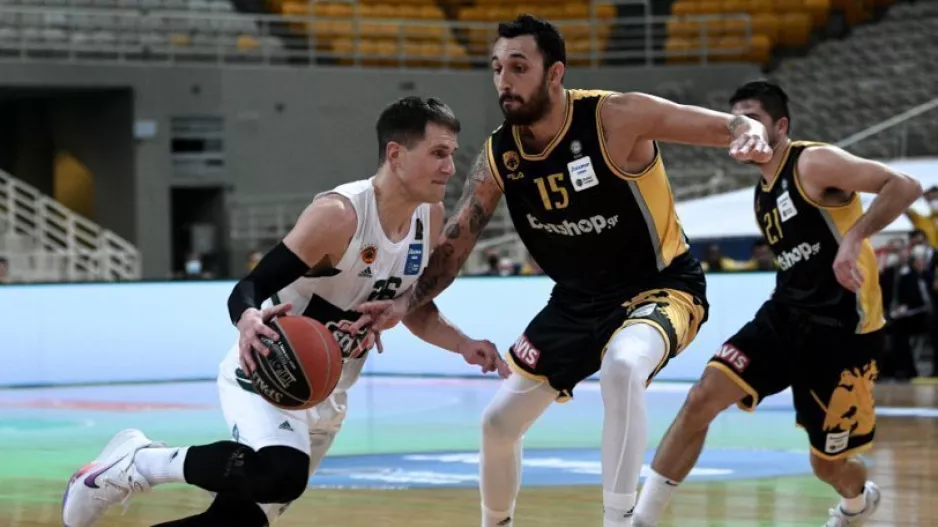 "Ό,τι δώσαμε στον Παναθηναϊκό, το εκμεταλλεύτηκε"
