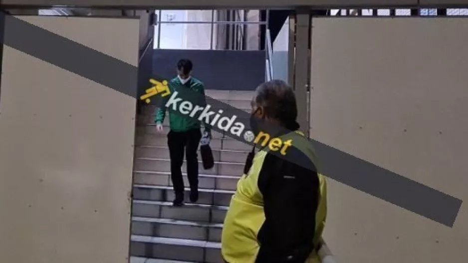 (ΒΙΝΤΕΟ Κerkida) Πήγε στο λεωφορείο χωλαίνοντας ο Γκόμες