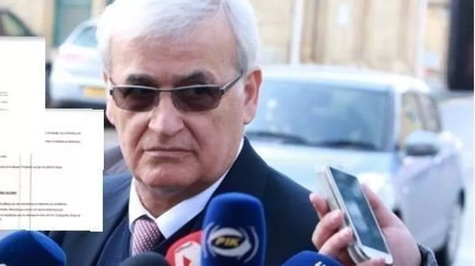 Έβγαλε... τις επιστολές στη φορά για Παπασταύρου