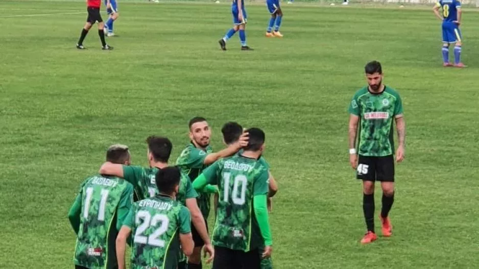 Νίκη και ανεβαίνει η ΑΕΖ