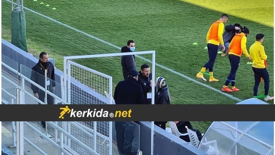 Τετ-α-τετ Κίκη με Κέρκεζ