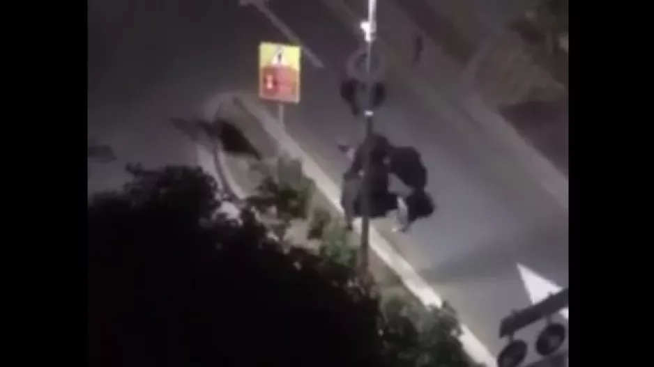ΒΙΝΤΕΟ-ξυλοδαρμός/Τα επεισόδια ανάμεσα σε οπαδούς ΑΕΛ-Απόλλωνα