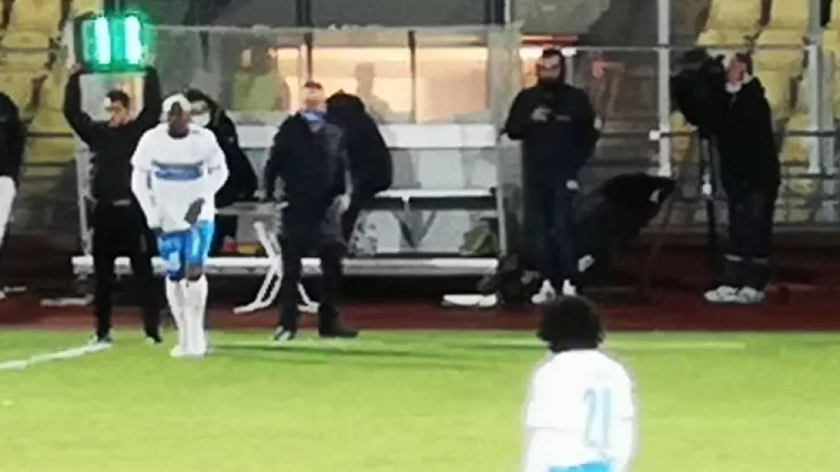 Πρώτη κίνηση με Νταμπό