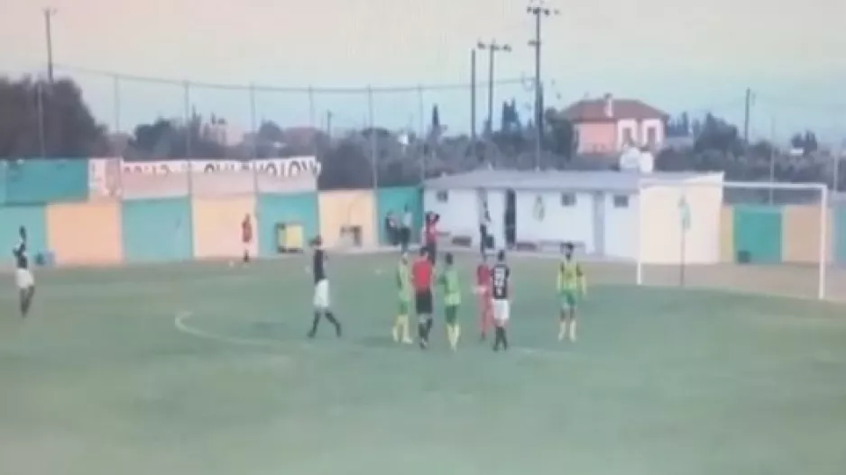 "Γιατί δεν τα βλέπει κάποιος αρμόδιος;"