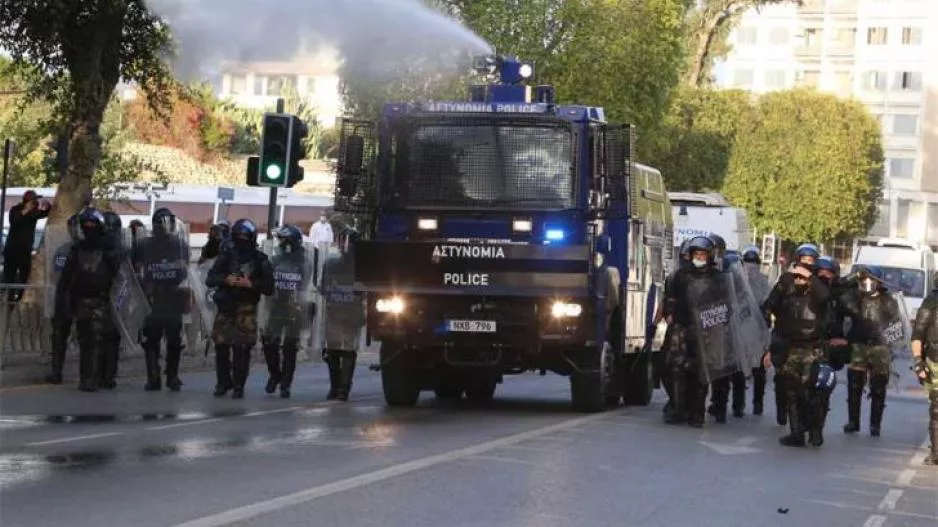 Διαδηλώσεις σε Λευκωσία και Λεμεσό παρουσία... Αίαντα