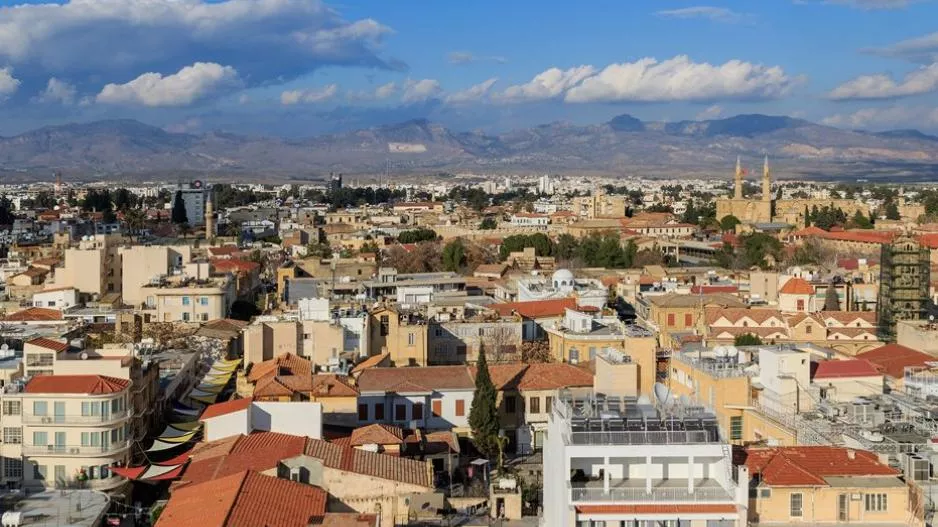 Αν πωλήσεις ακίνητο θα πληρώνεις 0,4% έξτρα - Ψηφίζει η Ολομέλεια