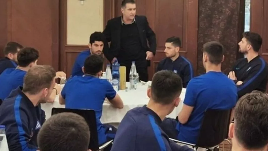 Η πρώτη ομιλία Ζαγοράκη στους διεθνείς: «Θα είμαστε πάντα κοντά σας, να κάνουμε υπερήφανους τους Έλληνες»