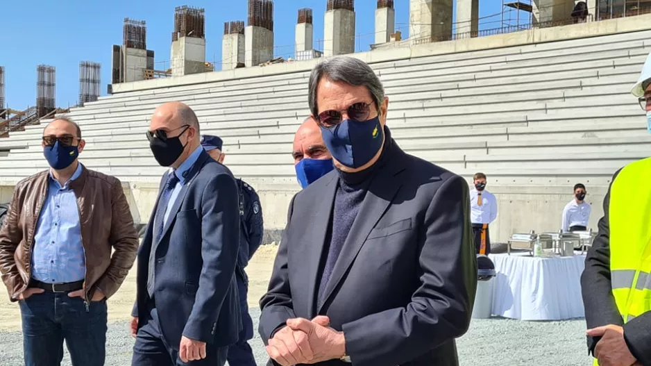 Μας… πόζαρε ο Νίκαρος
