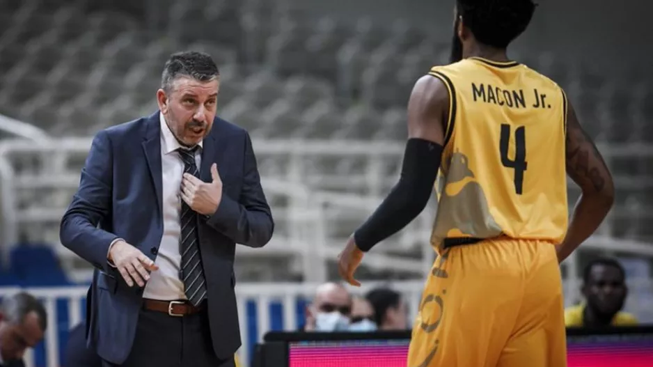 «Όποιος θέλει, ας έρθει να αντιμετωπίσει τους… παππούδες της ΑΕΚ»