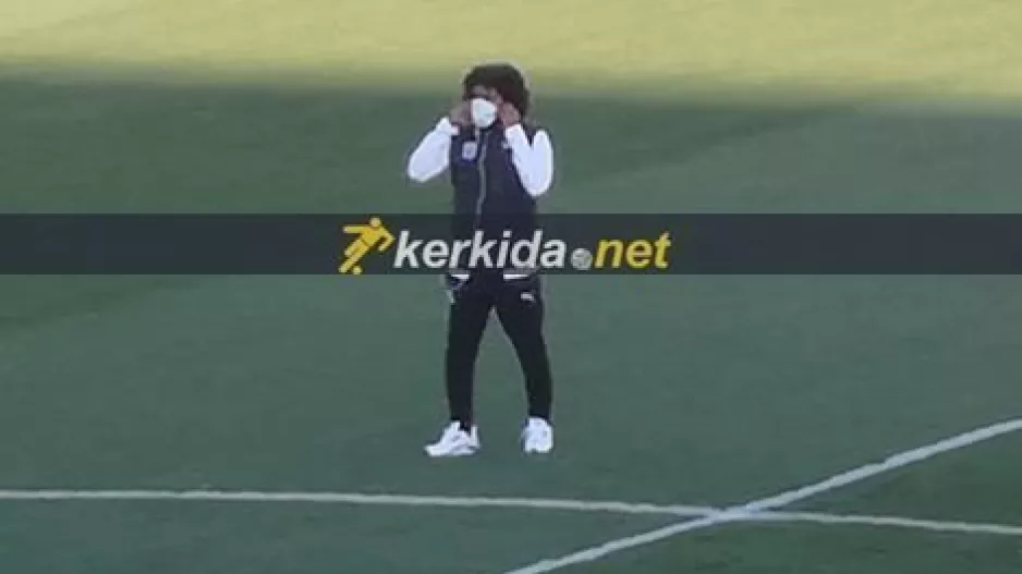 Μασκοφόρος... στην ΑΡΕΝΑ