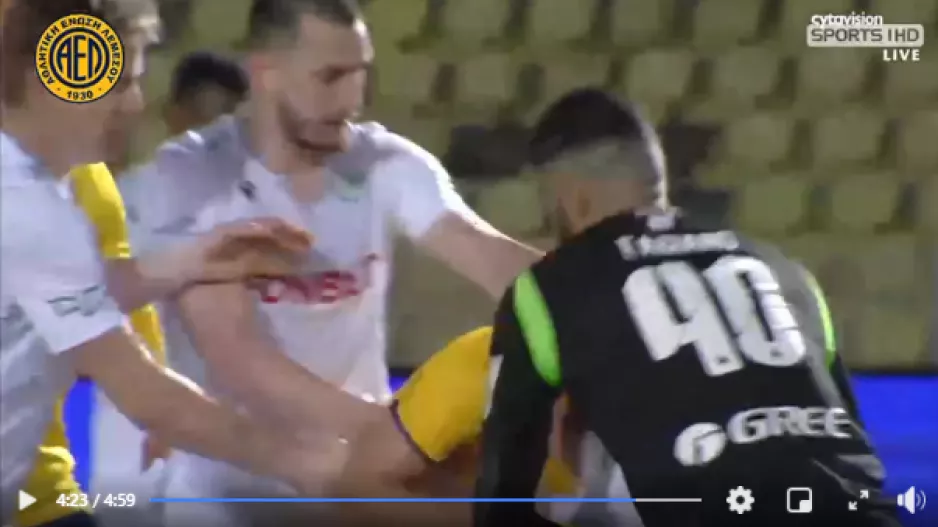 "Κόκκινη στον Φαμπιάνο"