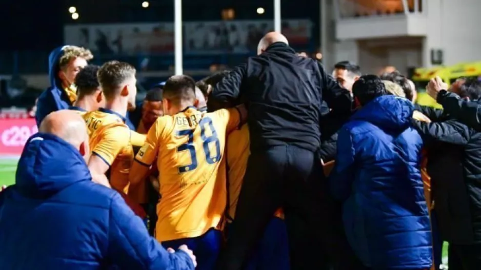 AEΛ σε παίκτες: "Βγάλτε το λιοντάρι σας!"