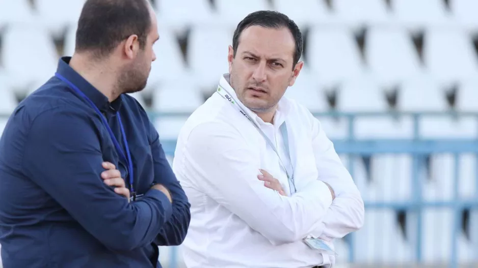 Ζητά ισονομία