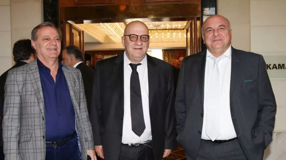 Κούμας/ερωτήματα