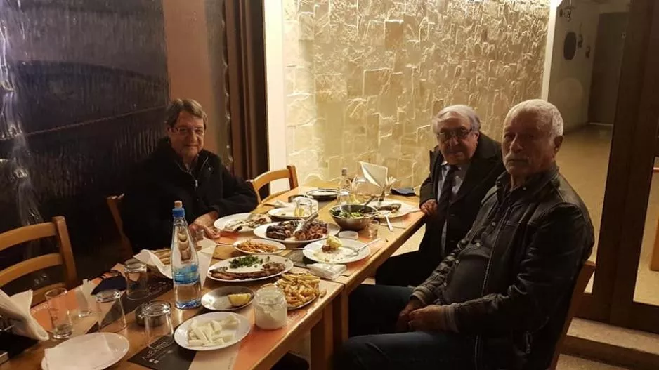 Reopening η εστίαση, για σουβλάκι ο Πρόεδρος