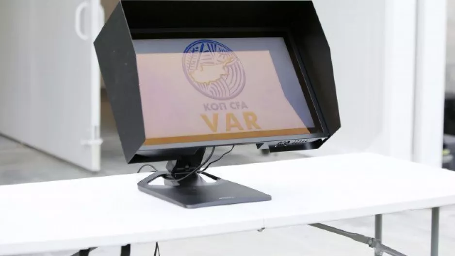 Αλλάζει το VAR...