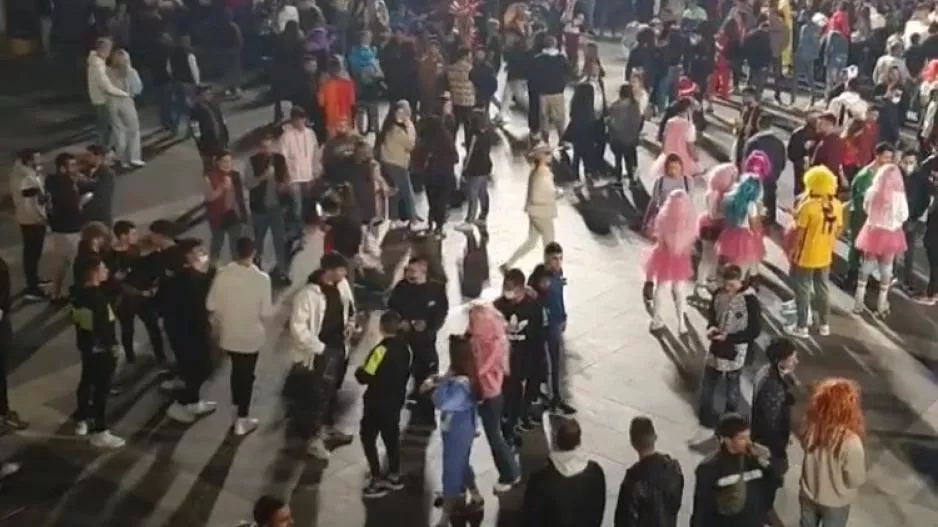 Λεμεσός: Πορεία για το καρναβάλι και "χαμός" στην πλατεία (βίντεο)