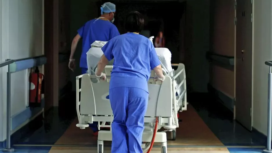 Τέσσερις θάνατοι, "εκτόξευση" στα 786 κρούσματα