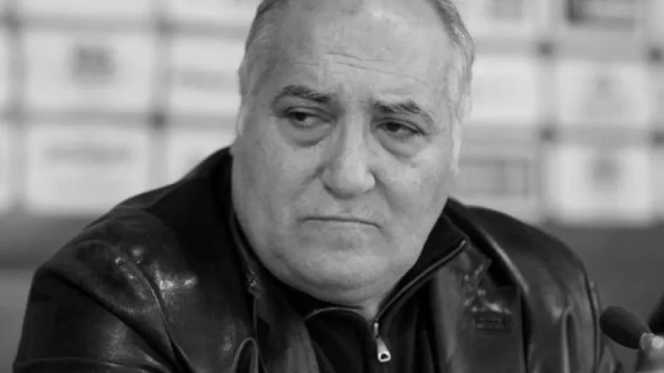 "ΟΜΟΝΟΙΑ που πράσινη στα μαύρα στολισμένη..."