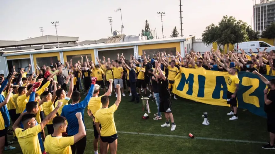 ΘΥΡΑ 3 με παίκτες! 