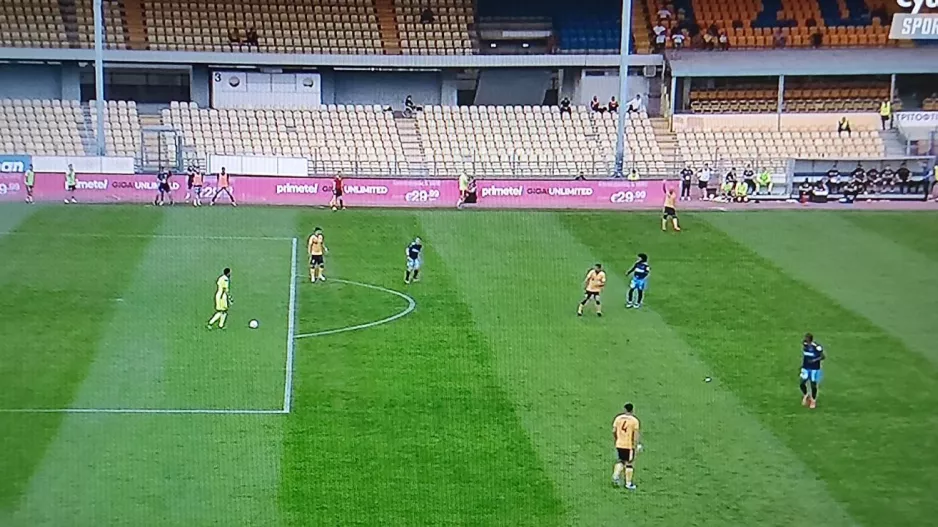 Μεγάλο λάθος ο Βοζίνια, εύκολα 2-0 ο Μπίσεσβαρ (φώτος)