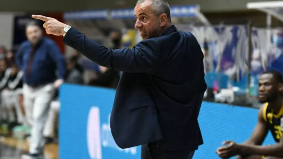 "Περήφανος για την εικόνα που δείξαμε, κάποια πράγματα είναι πάνω από τις καριέρες"