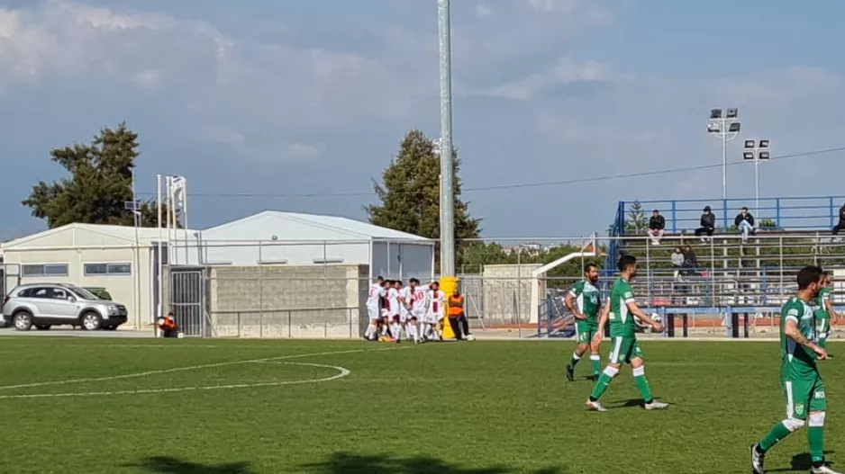 Έριξε... τριάρα στην Αναγέννηση (φώτος)