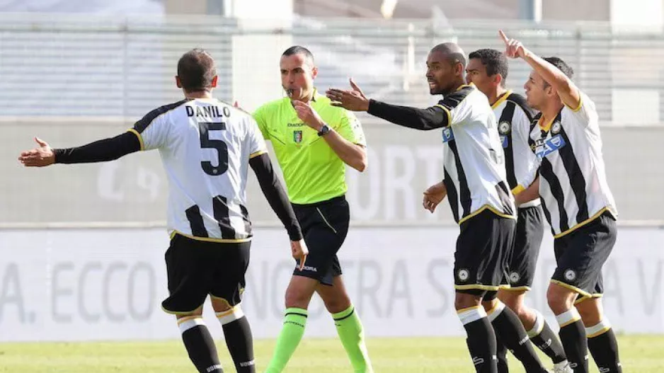 ΤΡΕΙΣ φορές 1-0!