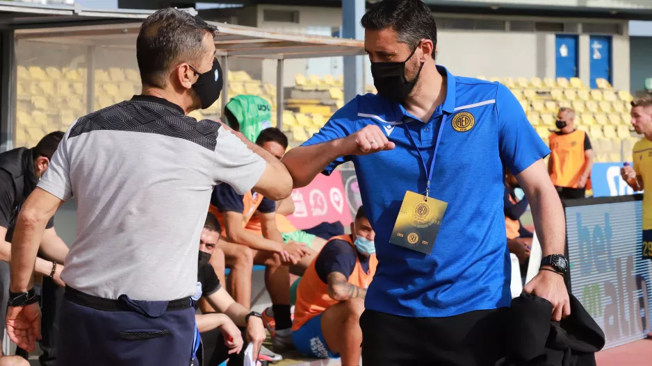 Κέρκεζ - Πετράκης με φουλ... προσοχή