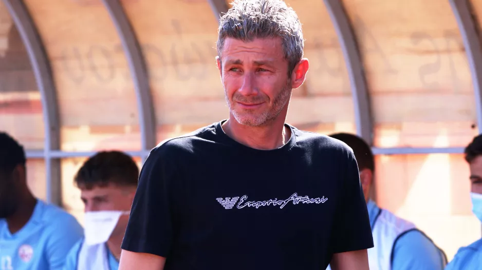 Πέντε σε τρία