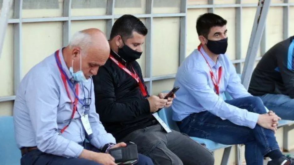 Αγωνία πριν την σέντρα…
