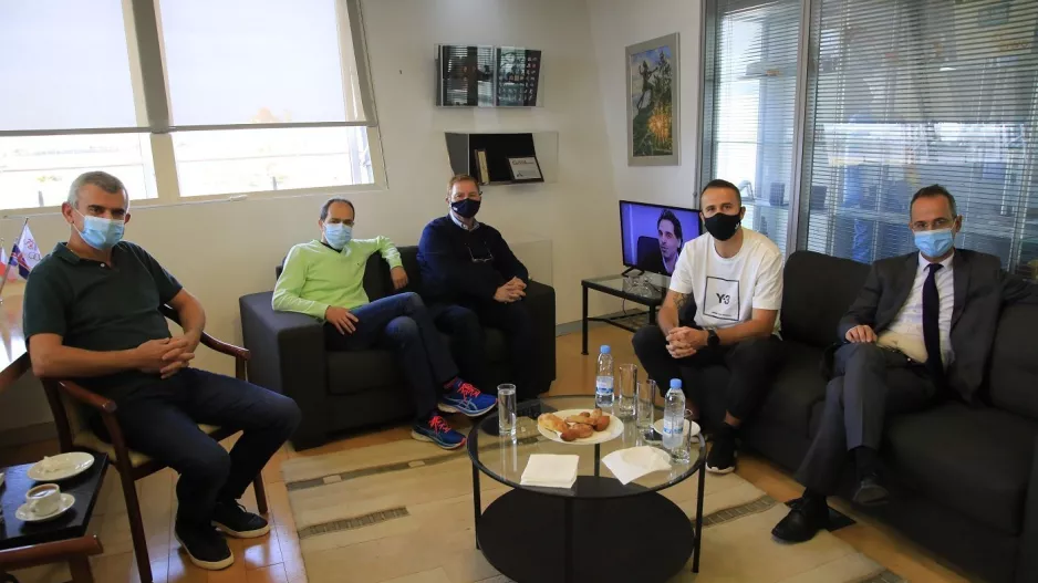 Συνάντηση με Μίλαν Τραΐκοβιτς 