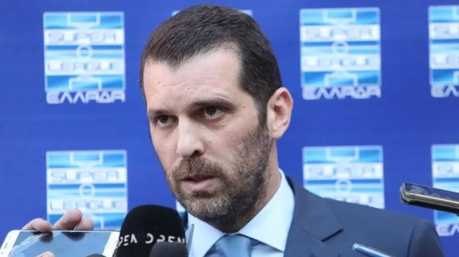 Super League: Τα δεδομένα για κεντρική διαχείριση και επιστροφή κόσμου στα γήπεδα