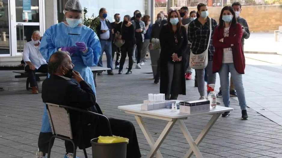 (ΤΕΣΤ COVID) Ρινικό για όλους πλέον - Λιγότερο ενοχλητικό