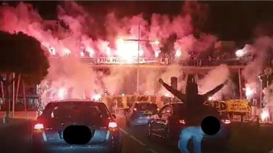 ΧΑΜΟ στον Παραλιακό οι ΑΕΛίστες (βίντεο/φώτος)