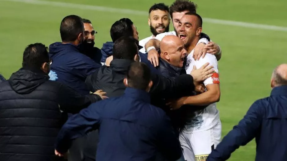 Κορρέα/ΓΚΟΛ, σπριντ στον πάγκο και αποθέωση (φώτος)