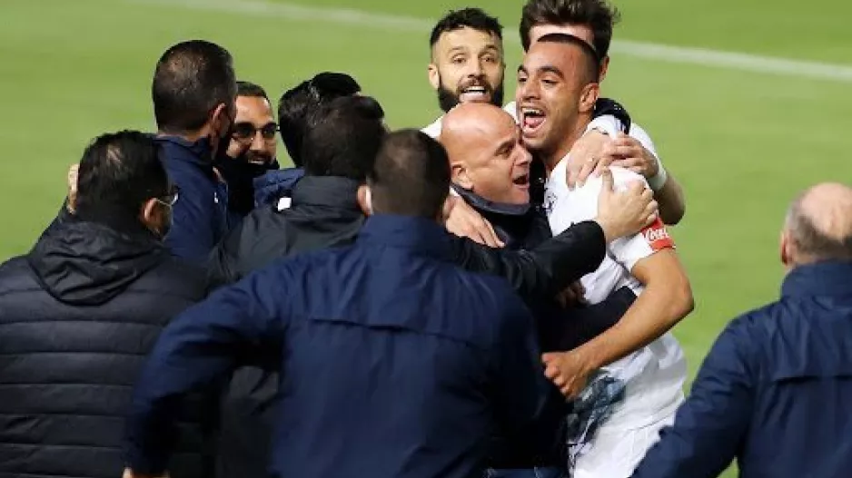 ΑΝΟ: Έτοιμες οι αναμνηστικές φανέλες του τελικού (φώτο)