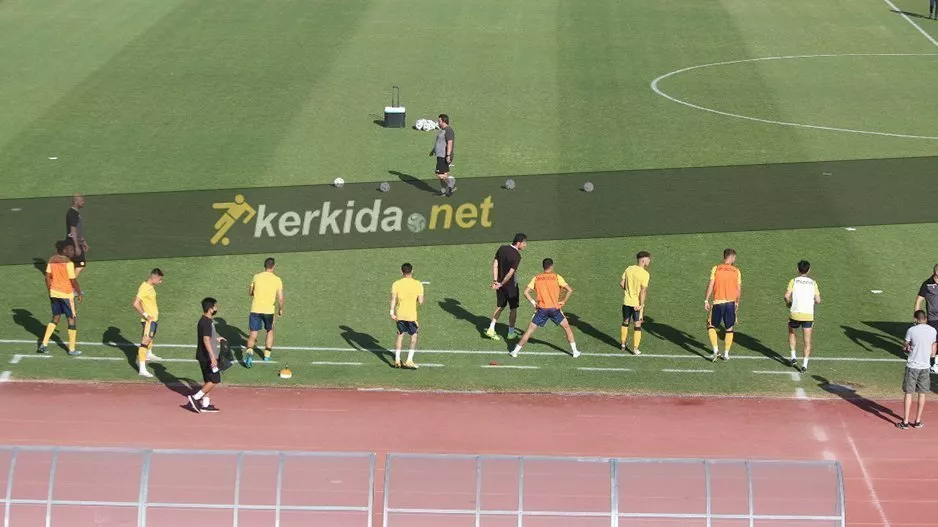 Η εντεκάδα του Κέρκεζ, πάγκος γεμάτος... νιάτα!